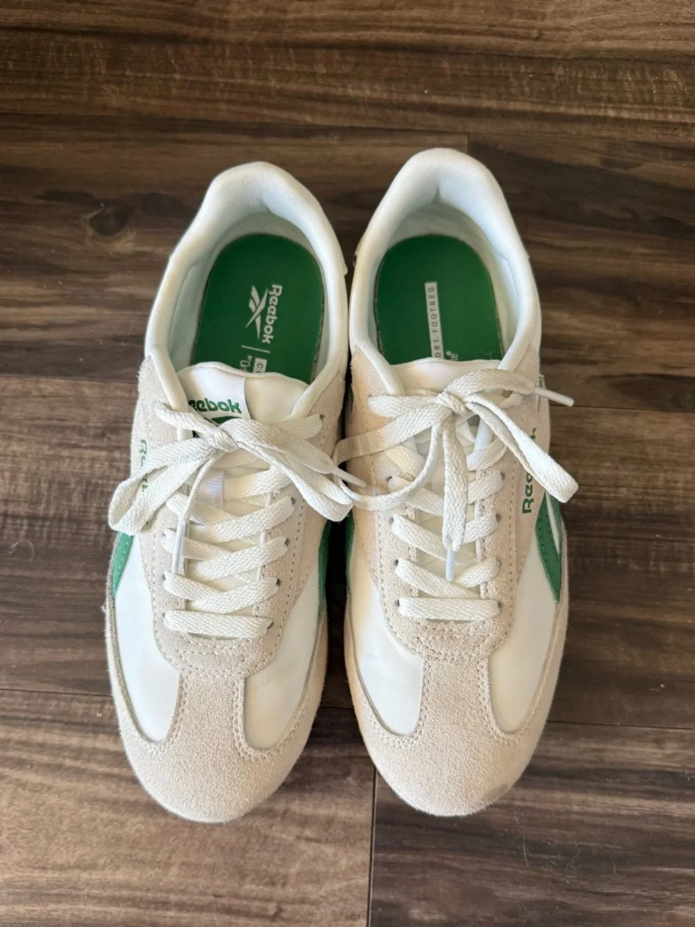 Reebok White Sneakers with Green Stripes - Picture 2 of 4